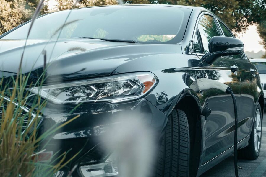 Beneficios de tener un parking con cargadores eléctricos para tu empresa